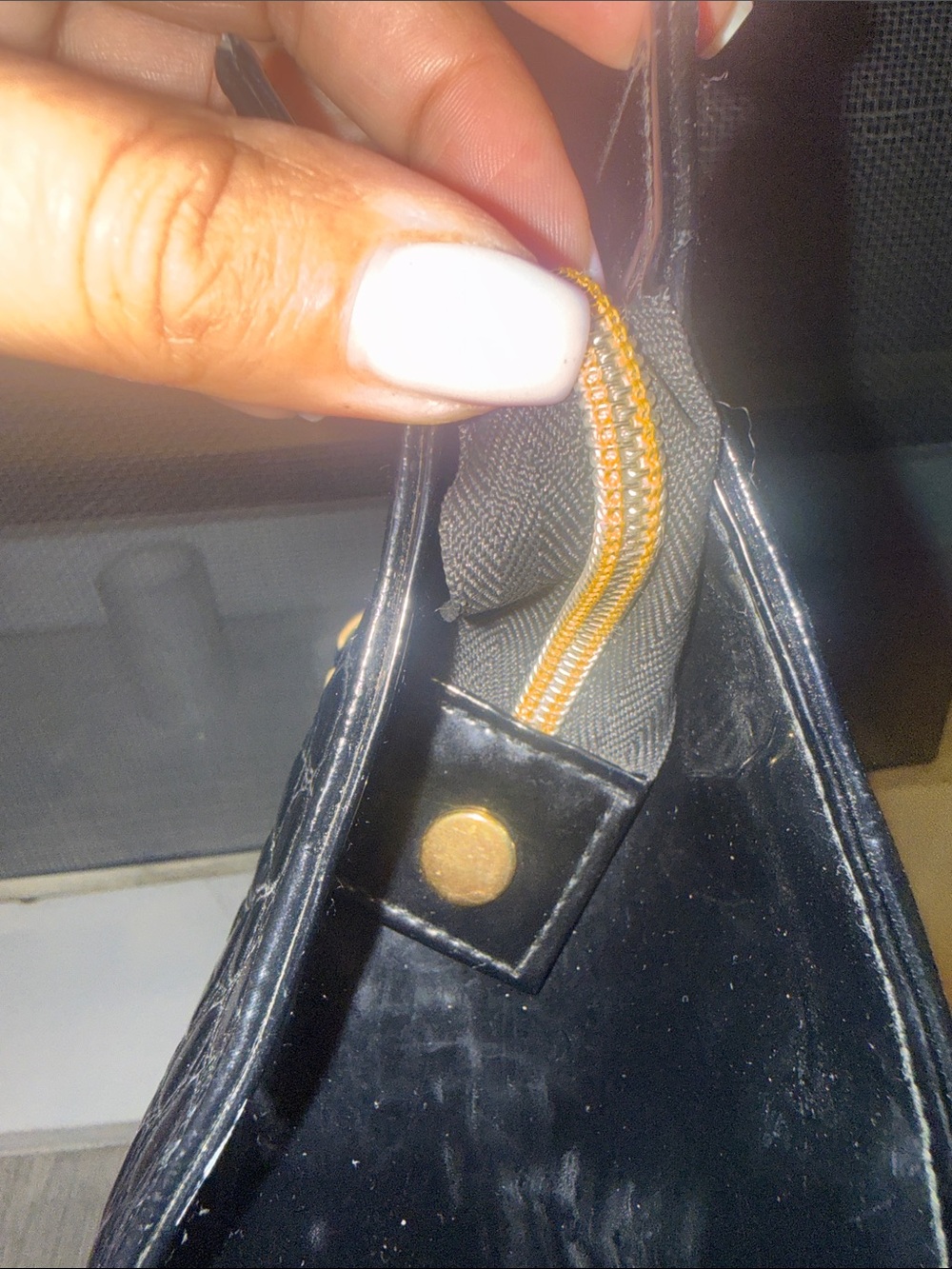 St. John Black Croc-Embossed Chain Shoulder Bag with Gold Hardware - Picture 10 of 13